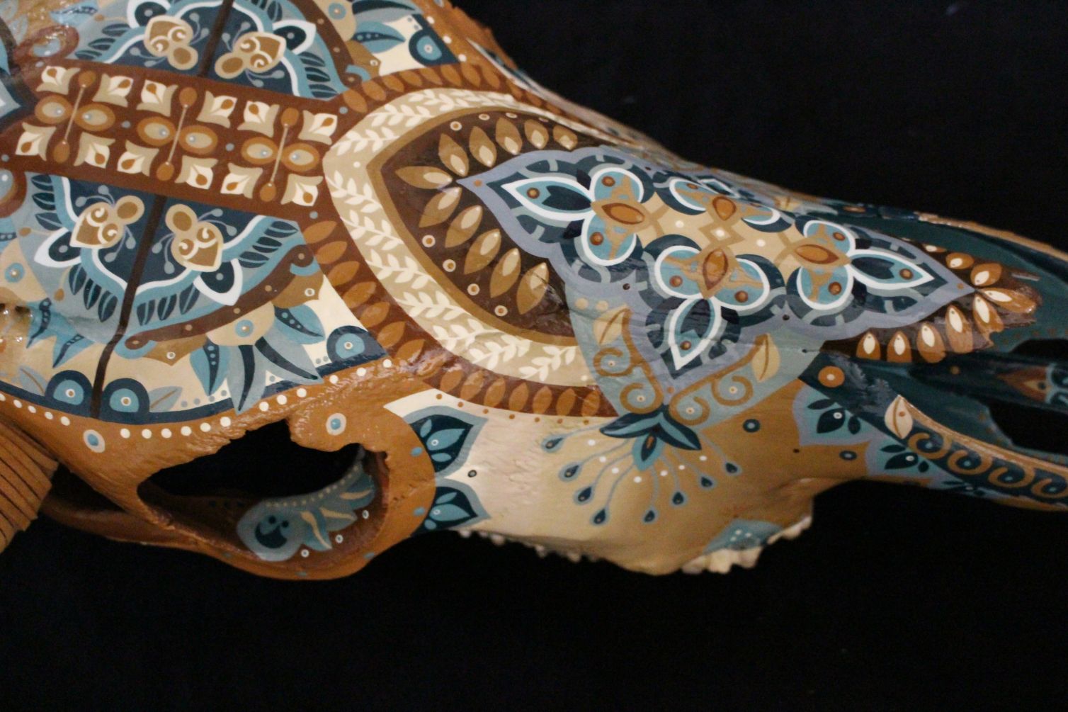 Elizabeth Elequin - WARMING SANDSTONE LONGHORN - Acrylic Paint